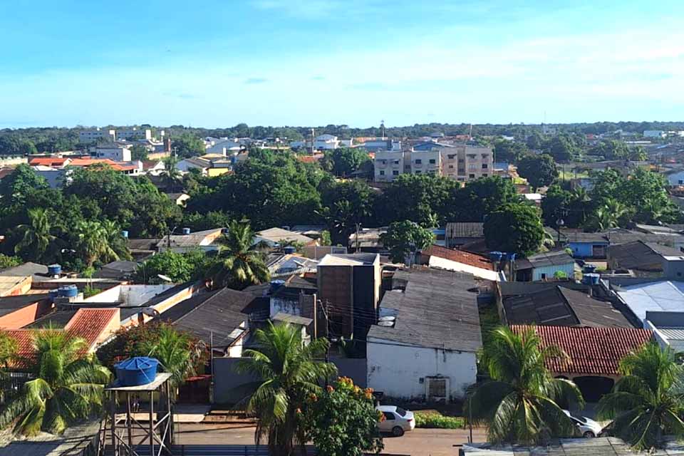 Governo leva segurança jurídica aos moradores do Bairro Costa e Silva com Certidão de Titularidade dos imóveis