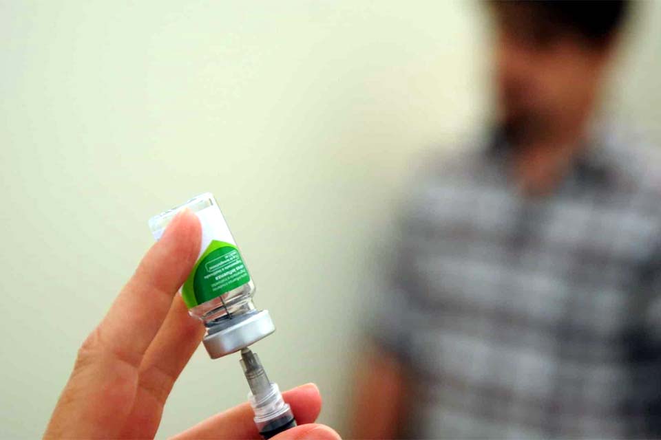 Com baixa adesão, vacinação contra a gripe entra na terceira fase