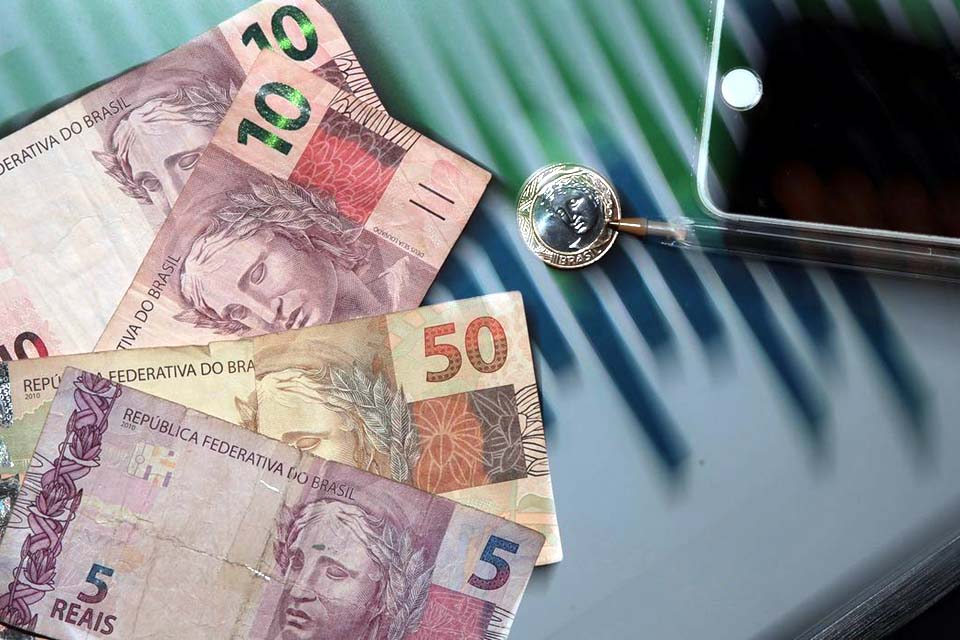 Quase 4,8 milhões de pessoas resgataram dinheiro esquecido em bancos