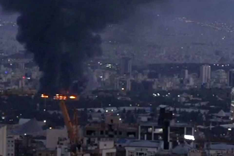 Israel e EUA atacam Irã levando o Oriente Médio a um novo confronto militar