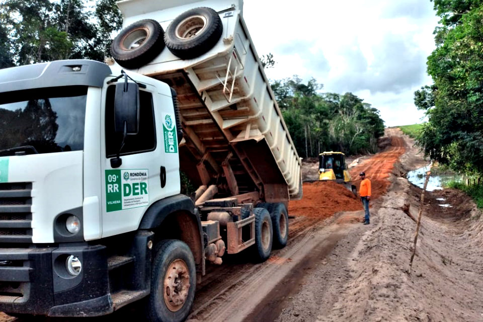 Com equipe reduzida, DER segue firme em obras nas rodovias