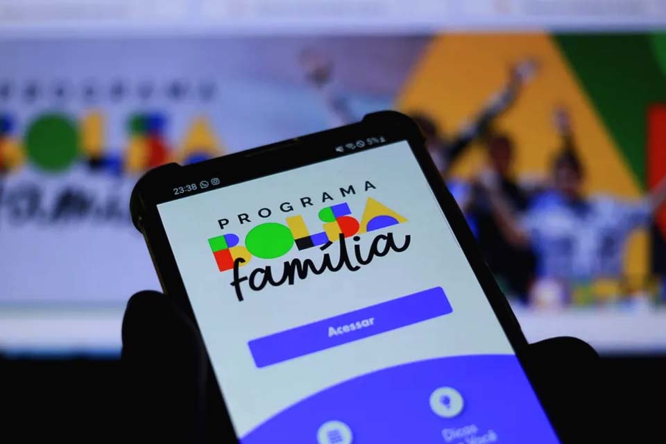 Ministro diz que Governo vai usar inteligência artificial em pente-fino do Bolsa Família