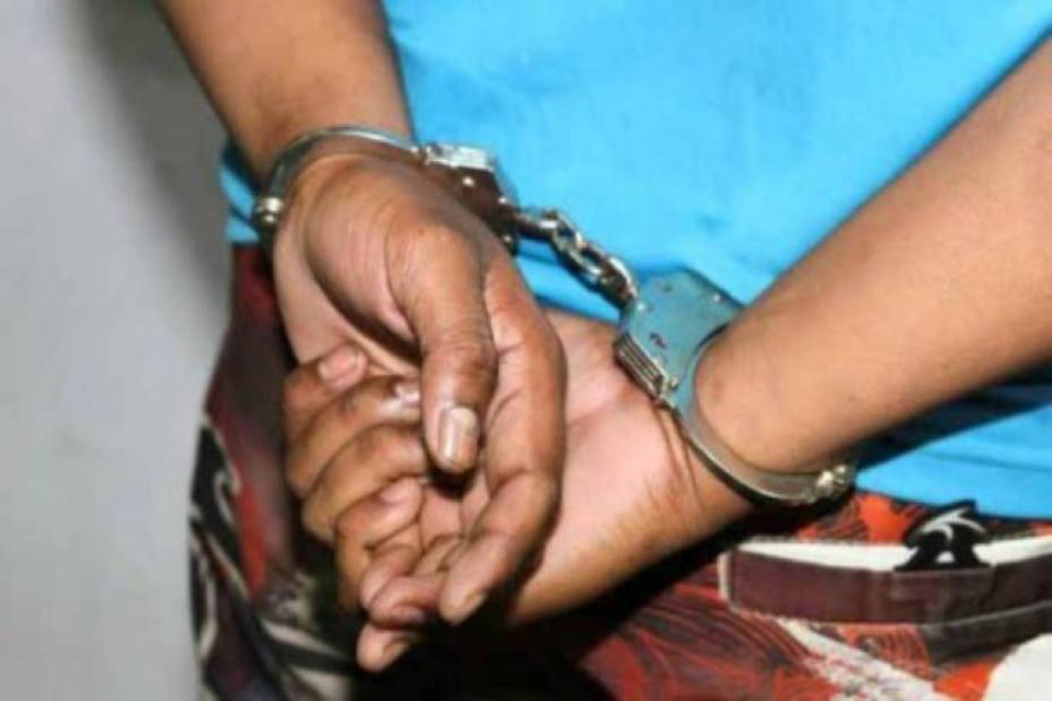 Suspeito de assalto ataca policiais após intensa perseguição