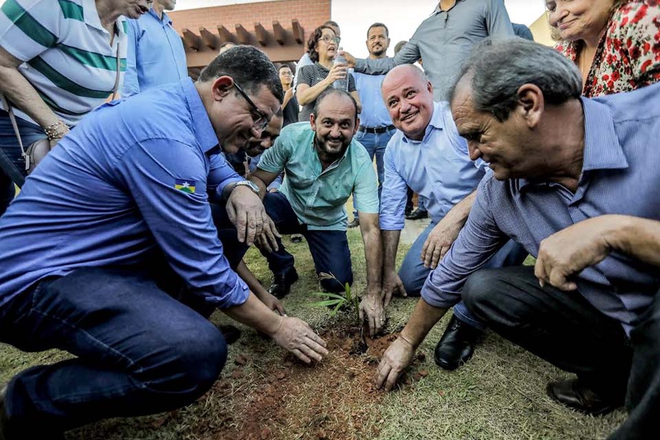  Beira Rio Cultural é entregue à população de Ji-Paraná, após empenho do presidente Laerte Gomes