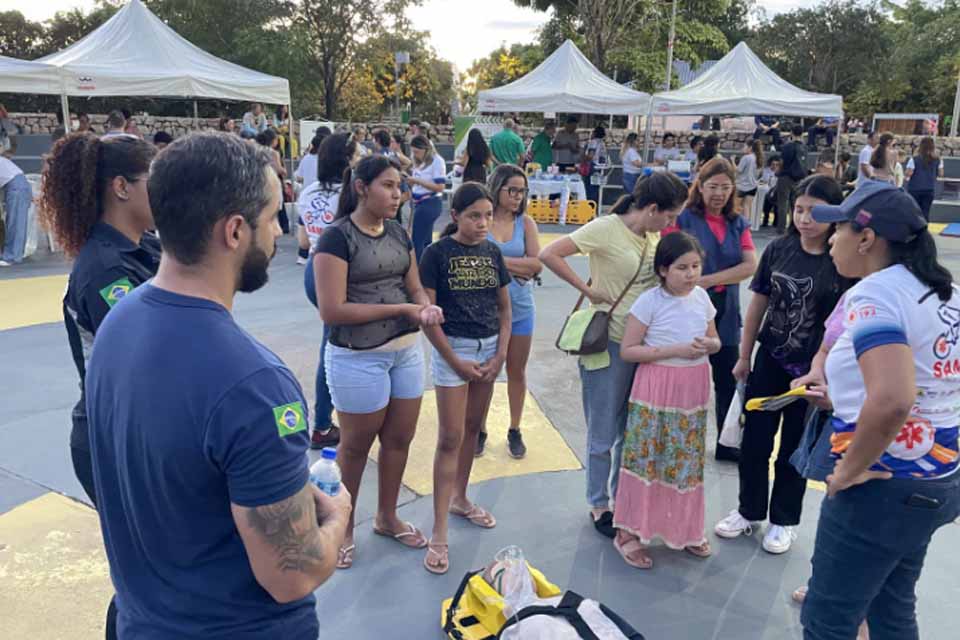 Ação no Parque da Cidade contou com atendimentos médicos e exposição de equipamentos