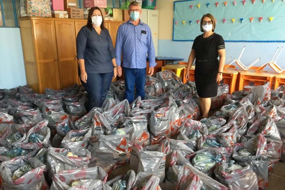 Secretaria Municipal de Educação e Cultura inicia a entrega do Kit de Alimentação Escolar