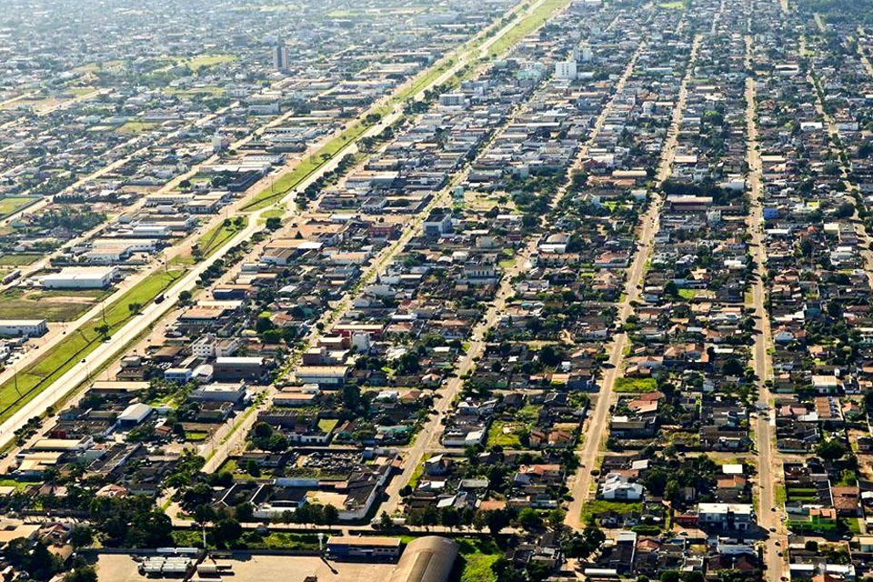 Comitê recomenda e Prefeitura estende horário de funcionamento do comércio para 22 horas