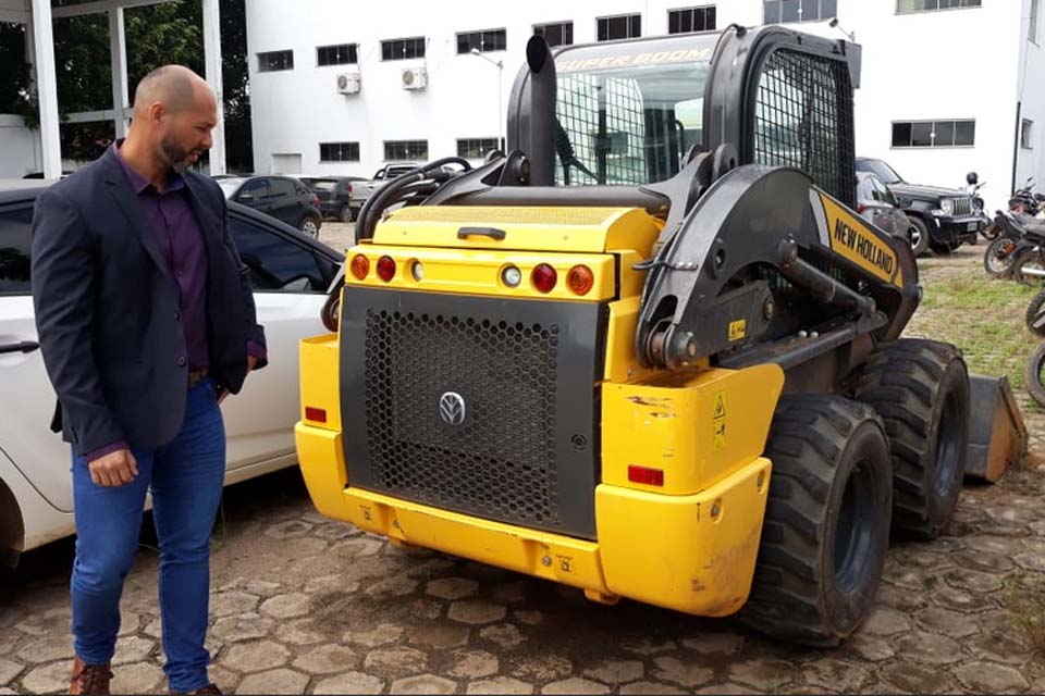 Mini carregadeira furtada em Porto Velho foi recuperada em Ariquemes
