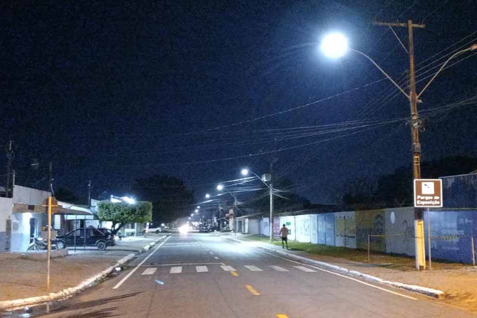 Prefeitura substitui iluminação queimada no entorno do Parque Hermínio Victorelli