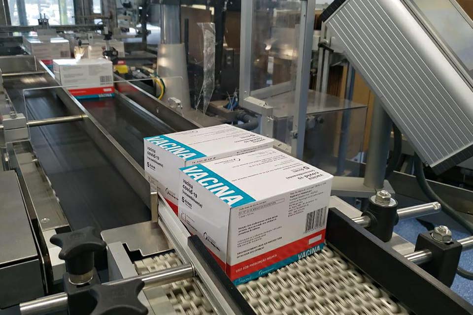 Saúde recebe mais 2,7 milhões de doses de AstraZeneca