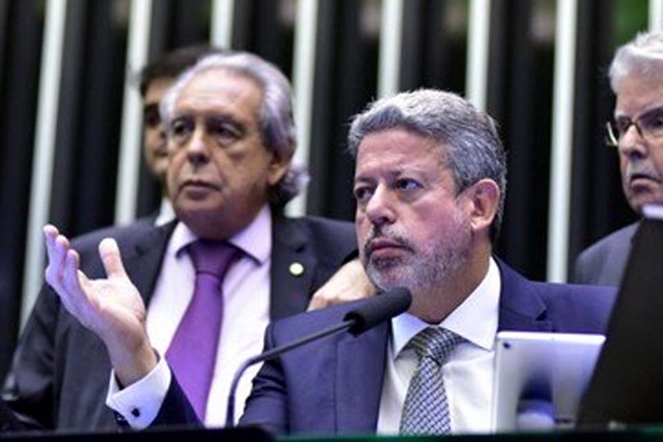 Lira afirma que Câmara deve votar reforma tributária antes do recesso parlamentar 