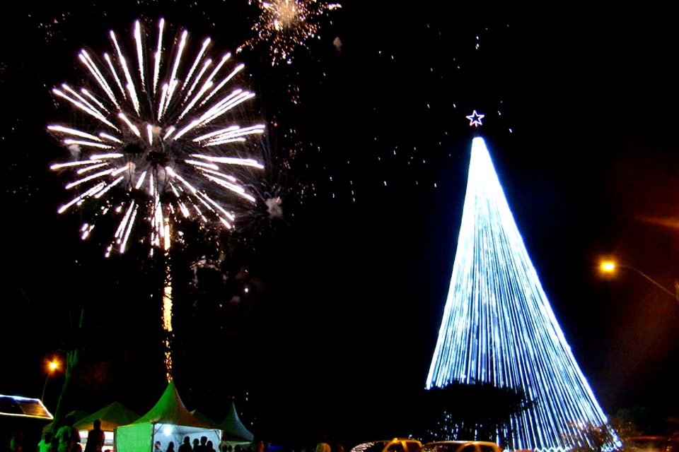  Inauguração da Árvore de Natal gigante é adiada para próxima terça-feira (1º)