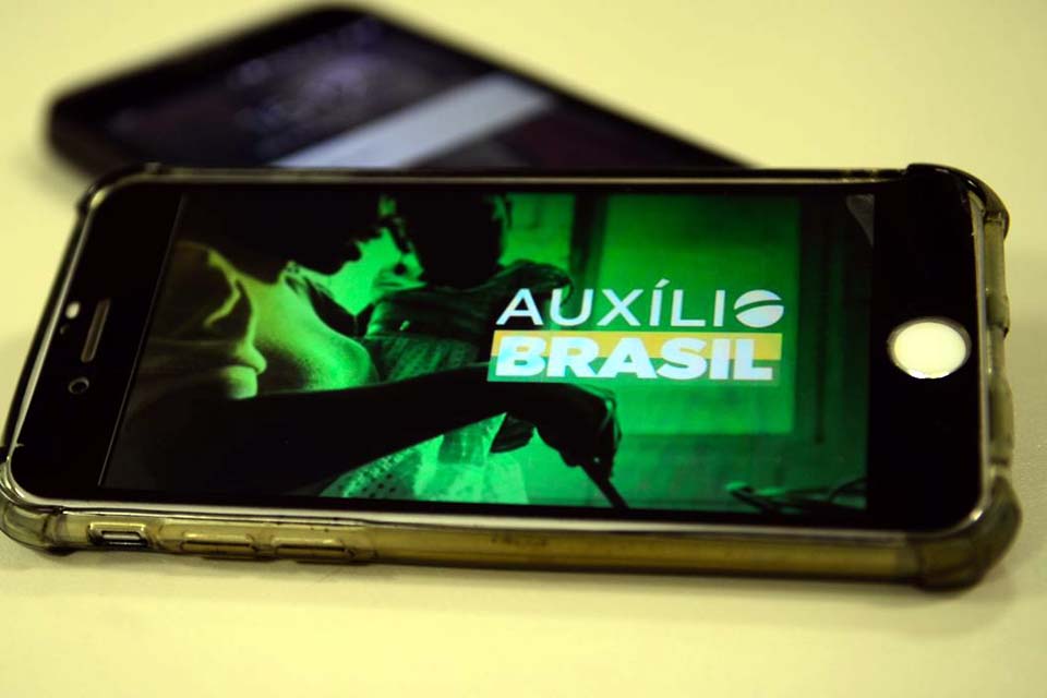 Auxílio Brasil é pago hoje a beneficiários com Número de Inscrição Social final 4