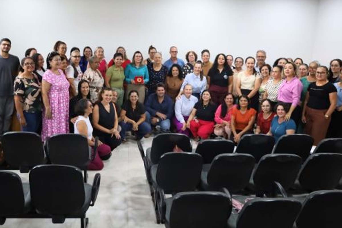 Semed reúne gestores escolares e celebra conquista do Selo Ouro Nacional de Alfabetização