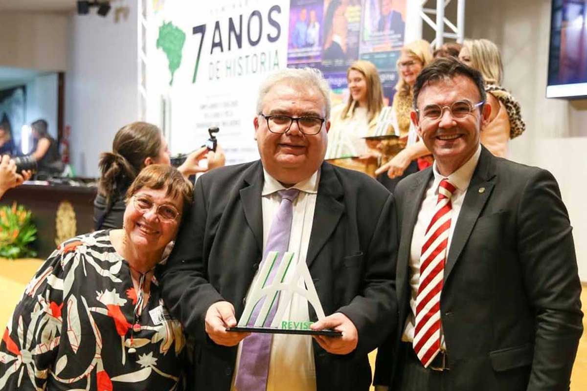 Herbert Lins e Coluna Falando Sério, do Rondônia Dinâmica, recebem homenagem da revista Imagine Acredite em Brasília