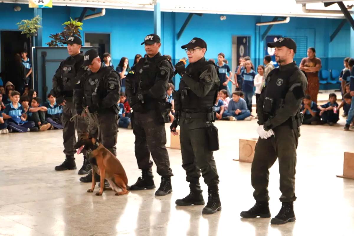 Palestra de combate às drogas é realizada por Policiais do Gape para crianças e adolescentes, em Porto Velho