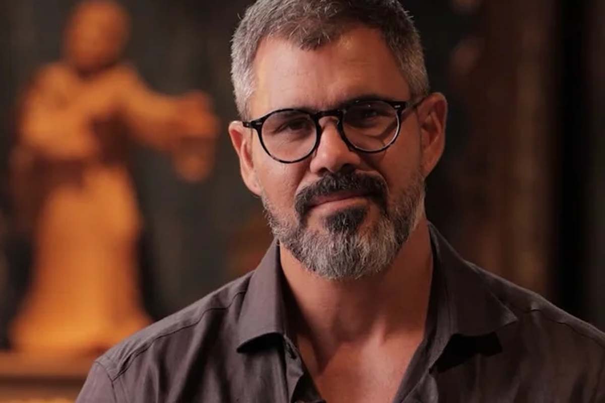 Cazarré diz que curso fará homens fortes e que feministas “lucram com divisão”