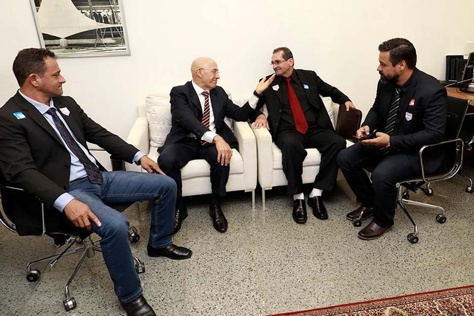 Novo Horizonte recebe recursos de Confúcio Moura para construção de escola