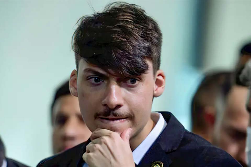 Jair Renan vira réu por lavagem de dinheiro e falsidade ideológica