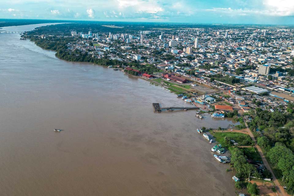Com 16,71 metros, rio Madeira se mantém estável, mas perto da cota de inundação em Porto Velho