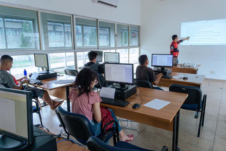 Matrículas abertas para 170 vagas de cursos profissionalizantes na Praça CEU