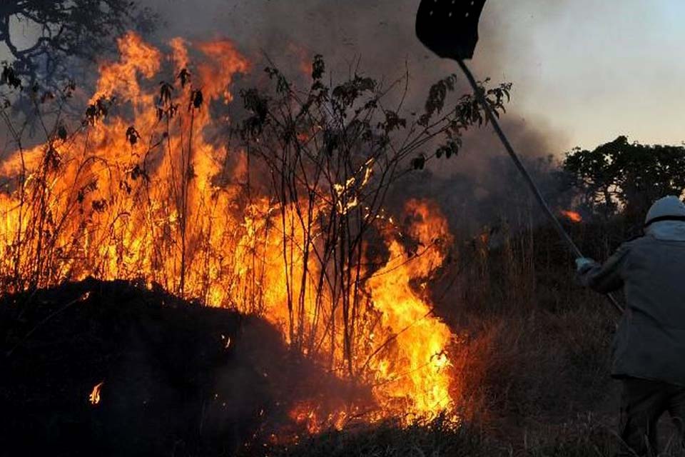 Ministérios da Ciência e da Defesa não vão mais emitir alertas de incêndio