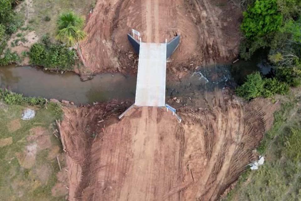 Prefeito Aldo Júlio anuncia conclusão da ponte de concreto na linha 188 lado norte
