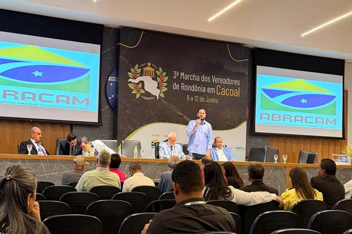 Samuel Costa defende gestão participativa e reforça compromisso com saúde e segurança durante 3ª Marcha de Vereadores em Cacoal