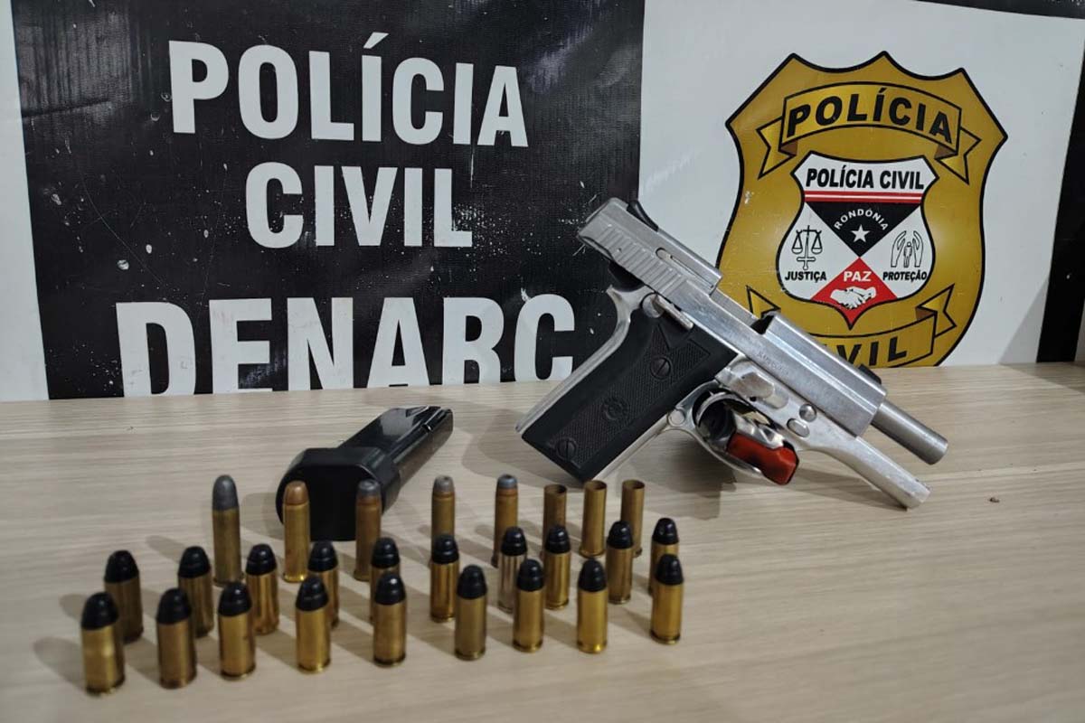 Denarc prende homem com pistola durante operação na leste