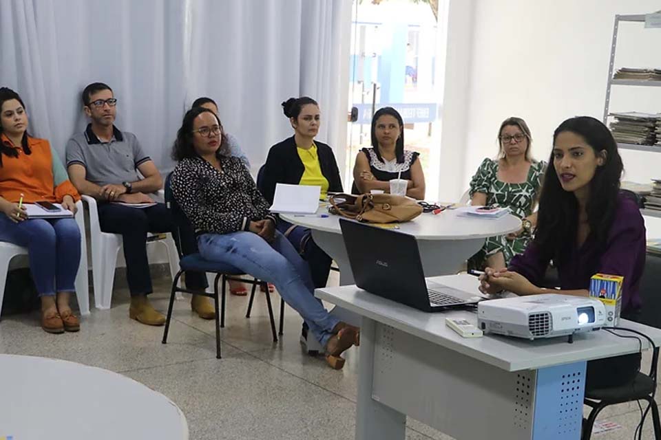 Servidores da Educação participam de capacitação sobre o programa Dinheiro Direto na Escola
