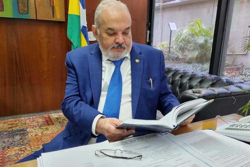 Senador Samuel Araújo defende valorização de magistrados e integrantes do Ministério Público