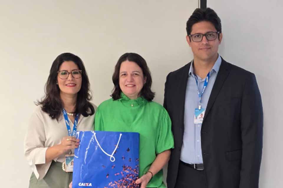 Servidora de Rolim de Moura recebe reconhecimento da Caixa Econômica por destaque em convênios
