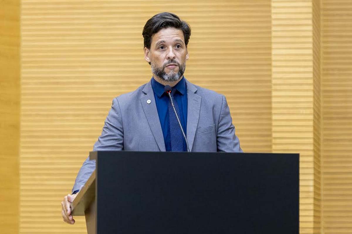 Delegado Camargo cobra explicações sobre água escura e com mau cheiro no Orgulho do Madeira