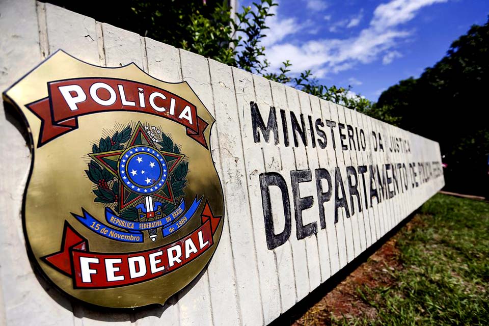 Polícia Federal  cumpre 36 mandados de prisão em oito estados e no DF