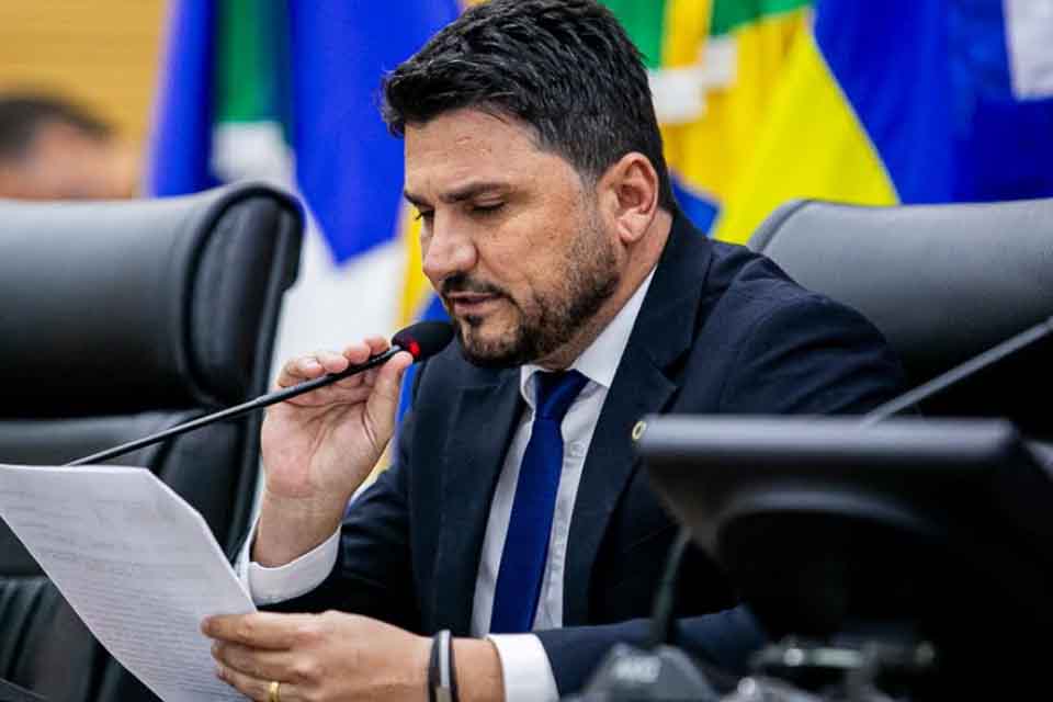 Deputado Jean Mendonça anuncia liberação de recursos para Presidente Médici