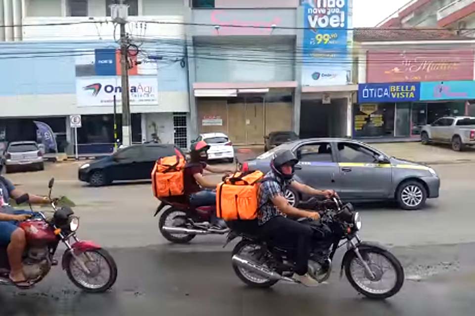 Liberadas entregas no município até às 23 horas; decreto estende horário do serviço de delivery