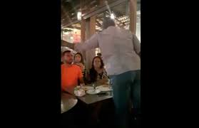 Professora chama eleitor de Bolsonaro de 'preto e pobre'