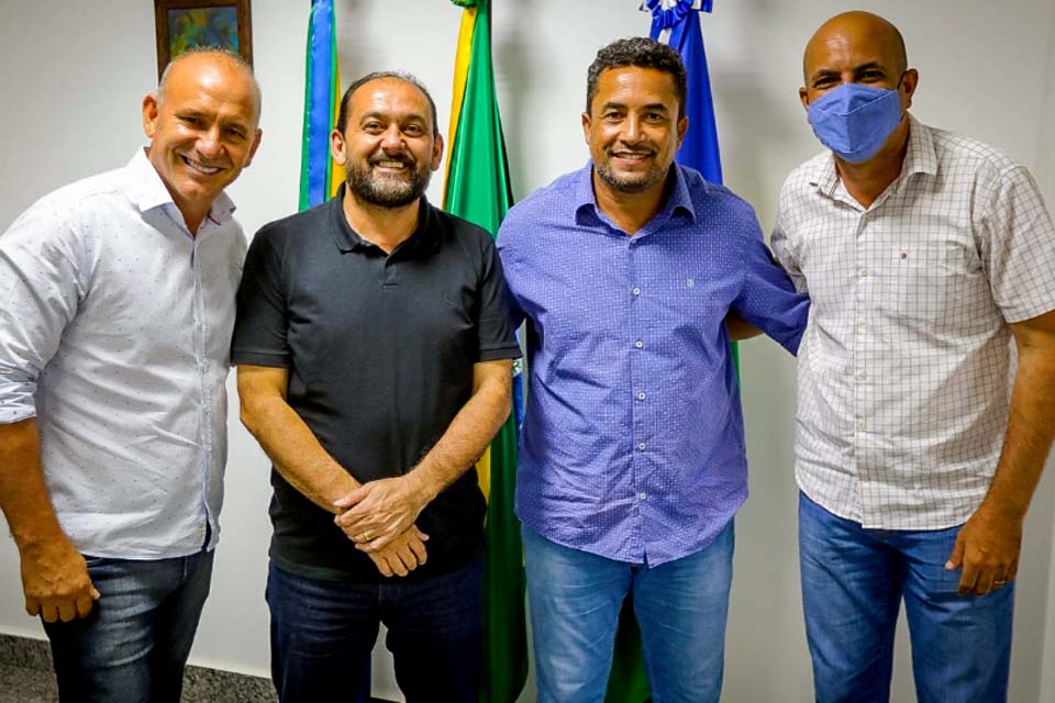 Laerte Gomes recebe visita do prefeito eleito Isaú Fonseca e confirma apoio para o programa Poeira Zero em Ji-Paraná