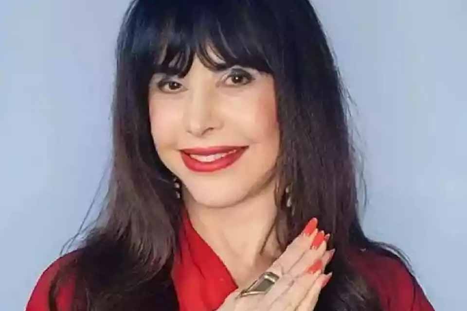 Atriz Claudia Alencar recebe alta após seis meses de Internação