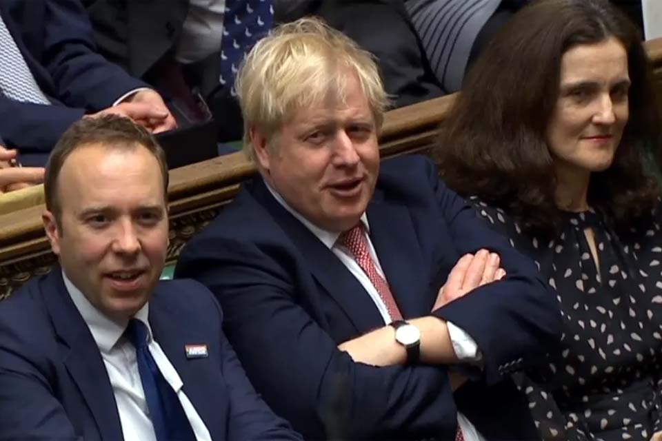 Deputados britânicos dão histórica aprovação ao Brexit