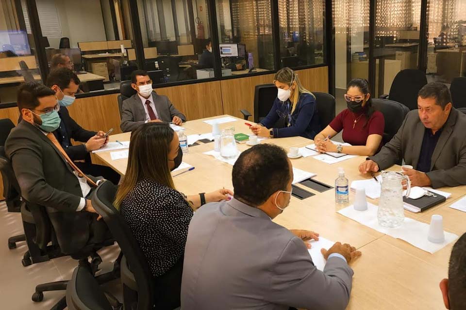 TCE, MPC e Estado assinam TAG para retomada e conclusão de obra inacabada de auditório no CPA, que será a futura sede Escola de Governo 