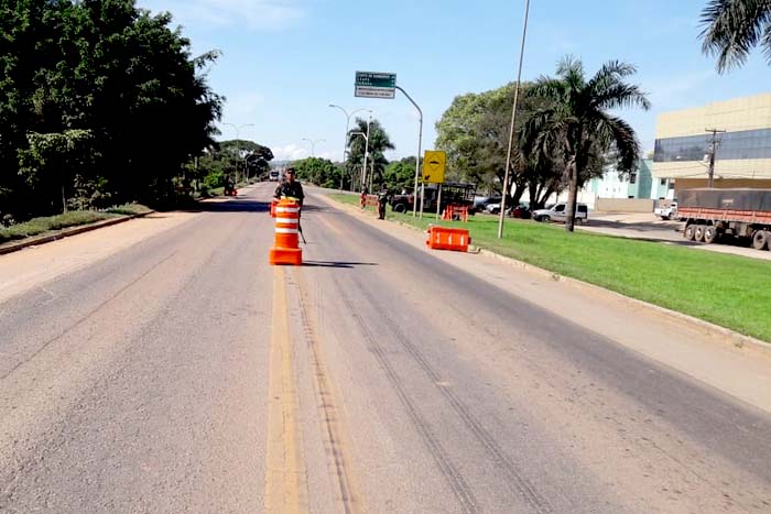 Exército Brasileiro monta barreiras em sete pontos da BR-364 em Rondônia