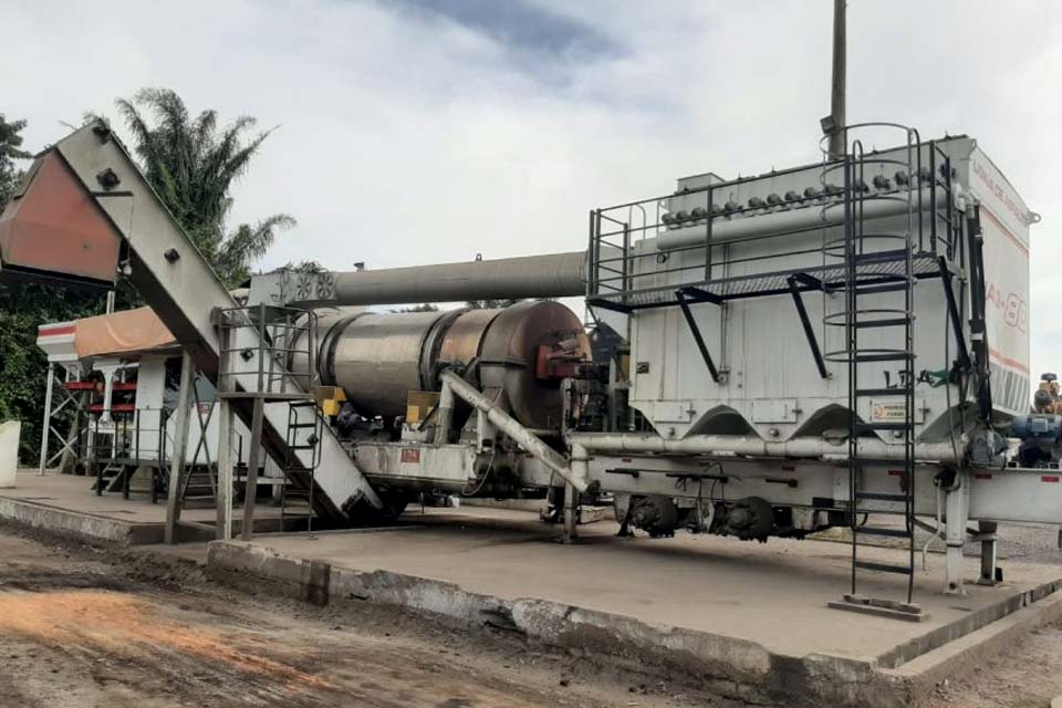 Produção de Usina de Asfalto do DER já atendeu mais de 80 quilômetros de rodovias em 2021