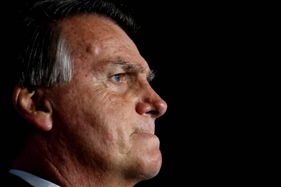 Professor Nazareno, o colunista mais polêmico do Norte, escreve: 'Bolsonaro aumentou a gasolina'