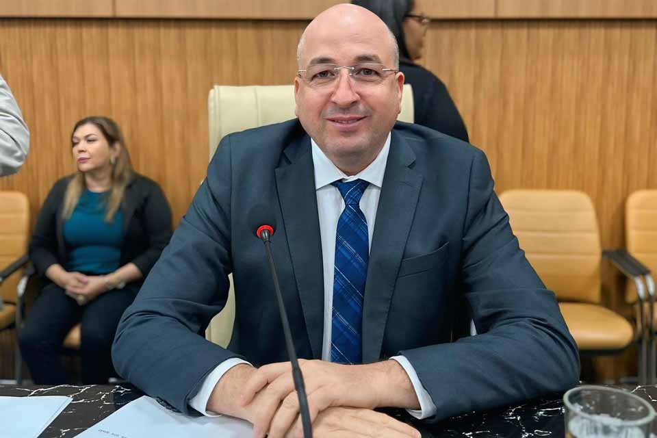 Gedeão Negreiros propõe selo para reconhecer empresas e escolas com ambiente digital seguro em Porto Velho