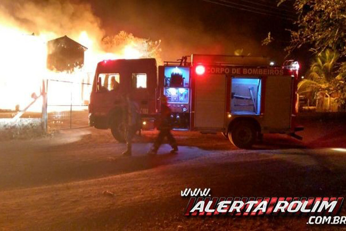 Incêndio destrói fábrica de cabo de vassouras em Rolim