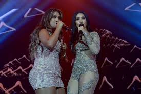 Fã derruba Simaria e é agredido por Simone em show