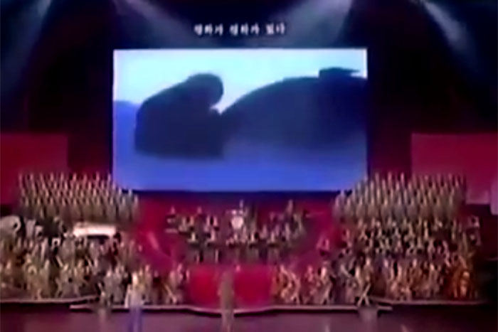 Coreia do Norte exibe vídeo simulando míssil atingindo os EUA