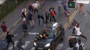 Polícia procura motorista que atropelou  skatistas em São Paulo