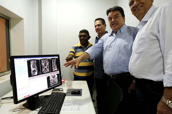 Maurão prestigia entrega de aparelho de ressonância magnética no Hospital Regional de Cacoal